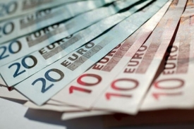 Země eurozóny si letos vypůjčily na trzích již 110 miliard eur.