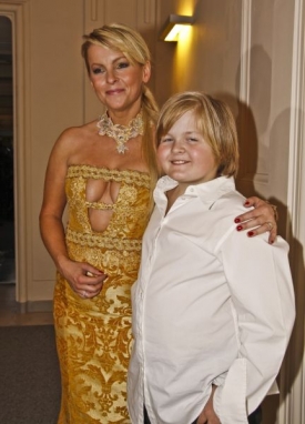 Iveta Bartošová se synem Arturem v roce 2008 na cenách TýTý.