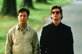Dustin Hoffman a Tom Cruise ve filmu Rain Man.