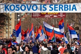 Kosovo je srbské. Demosntrace proti jednostranné nezávislosti.