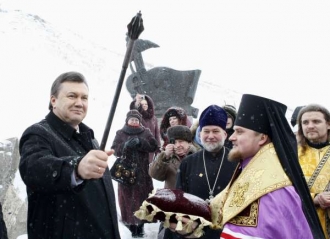Janukovyč během volební kampaně v Zaporožje.