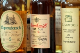Stoletá whisky má pomoci oživit tradici.