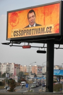 Reklamní billboard ODS proti sociální demokracii.