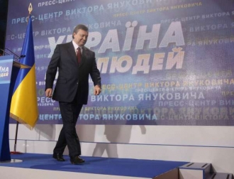 Janukovyč ohlašuje své vítězství.