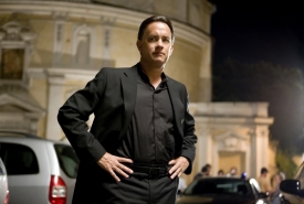 Ve filmových adaptacích Brownových knih hraje Langdona Tom Hanks.