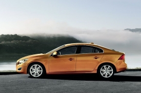 Volvo slibuje u nov&eacute; S60 sportovněj&scaron;&iacute; podvozek.