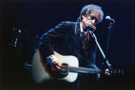 Bob Dylan je symbolem všech písničkářů zpívajících o svobodě.