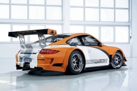 Hybridní Porsche 911 GT3 R má pohon všech kol, i když jen občasný.