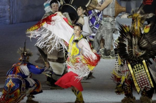 Indiánští tanečníci během slavnostního zahájení.