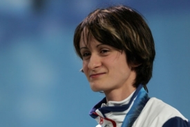 Martina Sáblíková neudržela emoce a při zlatém ceremoniálu brečela.