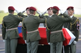 Mrtvý voják byl u armády čtyři roky (ilustrační foto).
