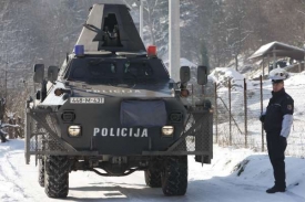 Bosenská policie hledá u Sarajeva nebezpečné živly (leden 09).