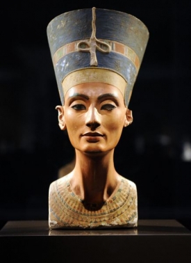 Busta staroegyptské královny Nefertiti.
