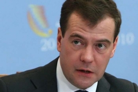 Je snad Medveděv trpaslík?