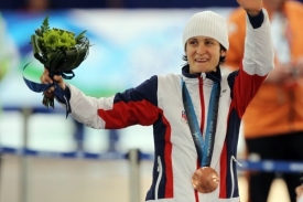 Martina Sáblíková s olympijským bronzem na krku.