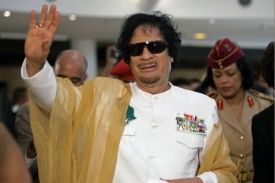 Libyjský vůdce Kaddáfí vyhlásil džihád proti Švýcarsku. Kvůli mešitám.