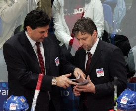 Vladimír Růžička (vlevo) s asistentem Zdeňkem Jandačem.