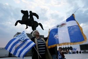 Nacionalisté ze strany LAOS demonstrují proti kompromisu s Makedonií.