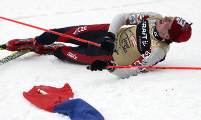 Lukáš Bauer v cíli Tour de Ski. Osmidílný seriál závodů vyhrál.