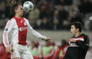 Momentka z utkání Ajax Amsterdam - Slavia 2:2.