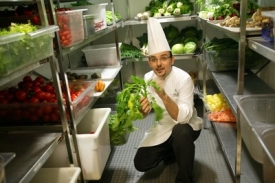 Šéfkuchař Andrea Accordi získal pro Česko hvězdičku od Michalina.