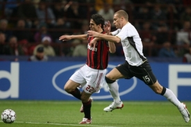 Kaká (v červeném) - strůjce úspěchu AC Milán