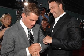 Ben Affleck (pravo) a Matt Damon jsou nerozluční kamarádi.