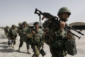 Další potrava pro kalašnikovy Talianců? Afghánští vojáci v Kandaháru.