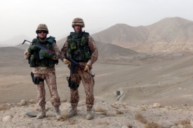 Čeští vojáci v Afghanistánu zůstanou.
