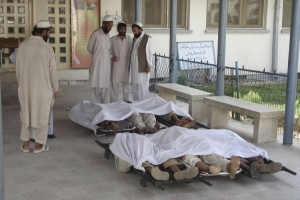 Afghánští muži v márnici.