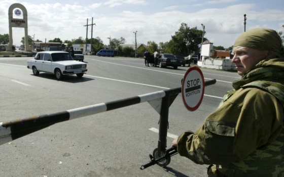 Pod palbou separatistů. Checkpoint ruské armády v Ingušsku.