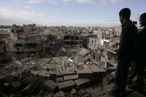 S domem šéfa Hamasu Rijána byly zničeny i okolní příbytky Palestinců.