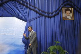 Přestane být íránský prezident obávanou postavou světové scény?