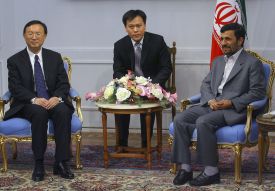 Íránksý prezident Ahmadínežád a čínský ministr zahraničí Jang Ťie-čch