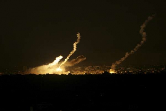 Izraelské bojové akce na přeměstí města Gaza.