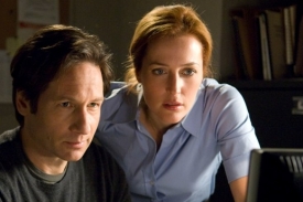 David Duchovny a Gillian Andersonová jako Mulder a Scullyová.