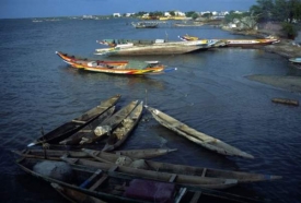 Rybářské čluny na řece, která dala oblasti jméno. Ilustrační foto.