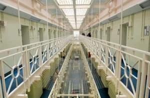 Anglické vězení je proti rumunskému pohodlné bydlení.