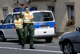 Kontrola německých policistů v Sasku.