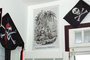 Piráti měli podle maleb na Madagaskaru učiněný ráj.