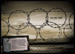 Jeden z plakátů AI proti olympiádě v Pekingu.
