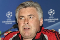 Kouč Mil&aacute;na Carlo Ancelotti.