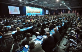 Zahajovací ceremonie klimatické konference v Poznani.