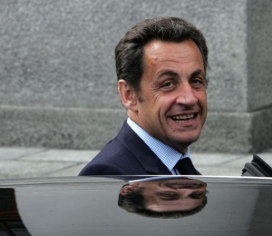 Usměvavý Sarkozy. Znovu uspěl.