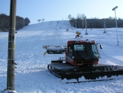 Nejmodernější areál v Jeseníkách zahájí provoz večerní lyžovačkou.