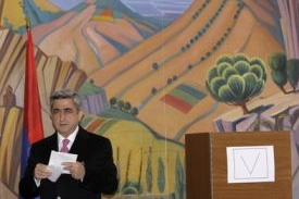Arménský premiér a vítěz prezidentských voleb Serž Sarkisjan.
