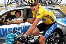 Sedmatřicetiletý americký cyklista Lance Armstrong.