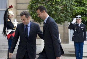 Sarkozy a Asad. Host zvládá na konverzační úrovni francouzštinu.