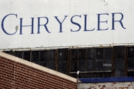 Chrysler nejméně na měsíc zastavuje výrobu.