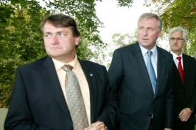 Hejtman Jiří Šulc (vlevo) způsobil vládě problém s Evropou.